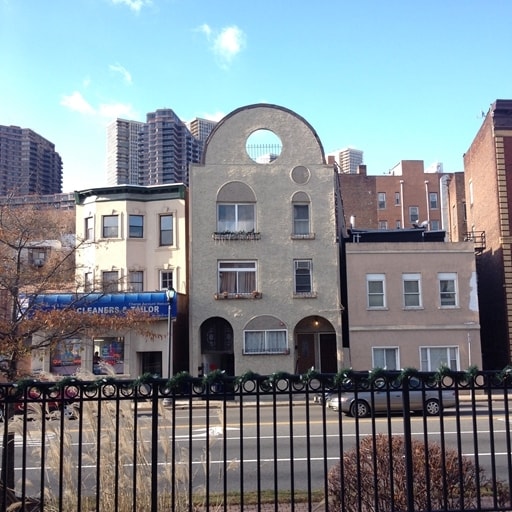 Building Photo - 900 River Rd