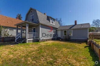 Building Photo - Adorable Home Centrally Located
