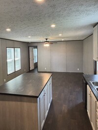 Building Photo - 3150 Plateau Dr