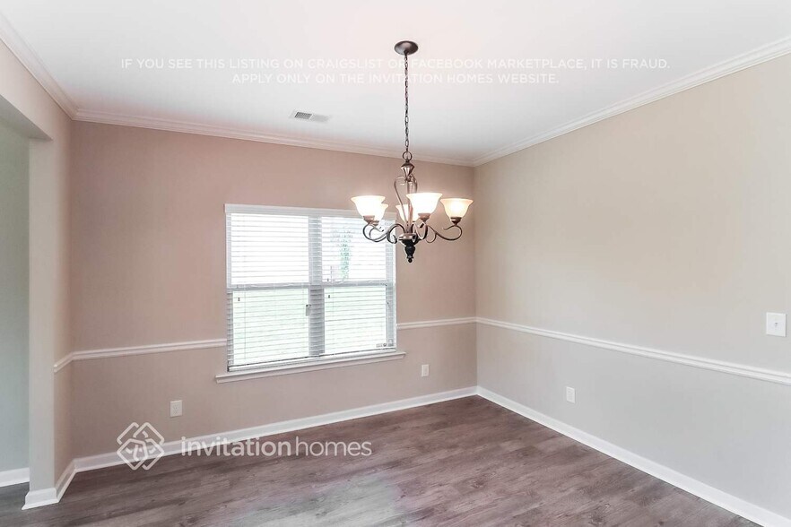 Building Photo - 2055 Hydrangea Ln