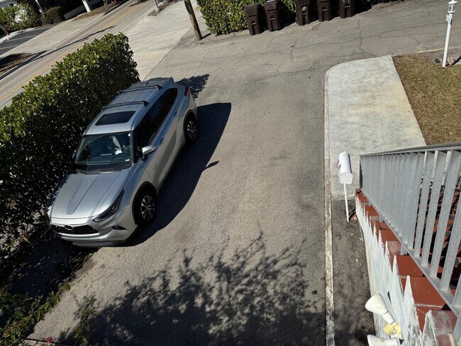 Building Photo - 4800 N Flagler Dr