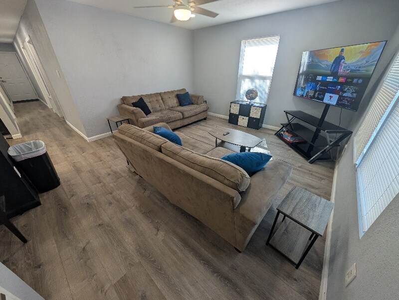 Building Photo - 1303 Colby Ave