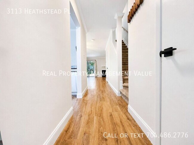 Building Photo - 3113 Heathstead Place