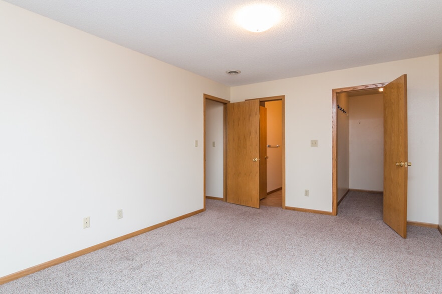 Building Photo - 2021 N Kimball St