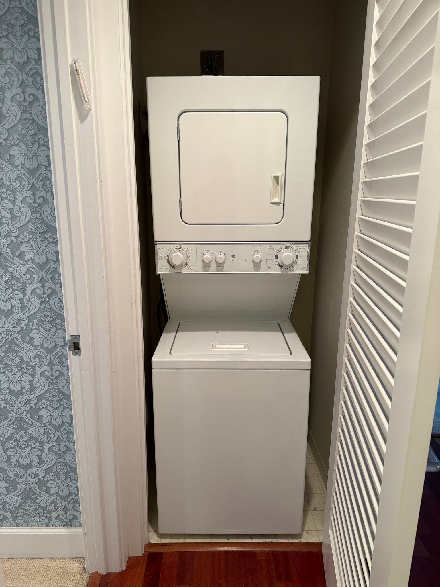 Building Photo - 1700 De Anza Blvd