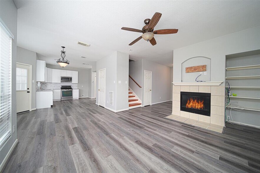 Building Photo - 15331 Hickory Dale St