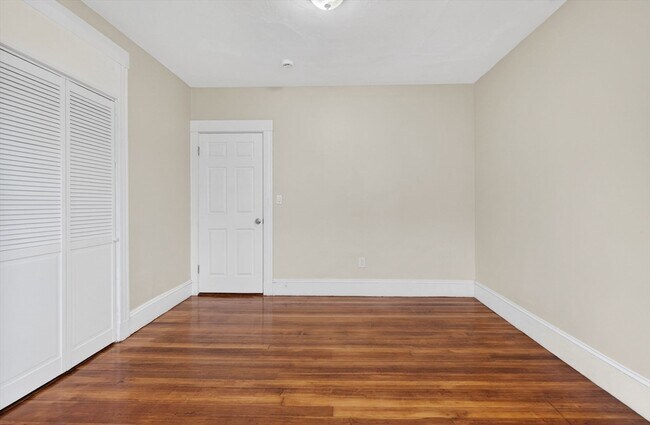 Building Photo - 64 Topliff St