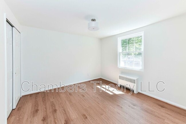 Building Photo - 3016 Mt Vernon Ave