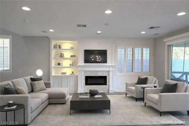 Building Photo - 927 Via Canale Dr