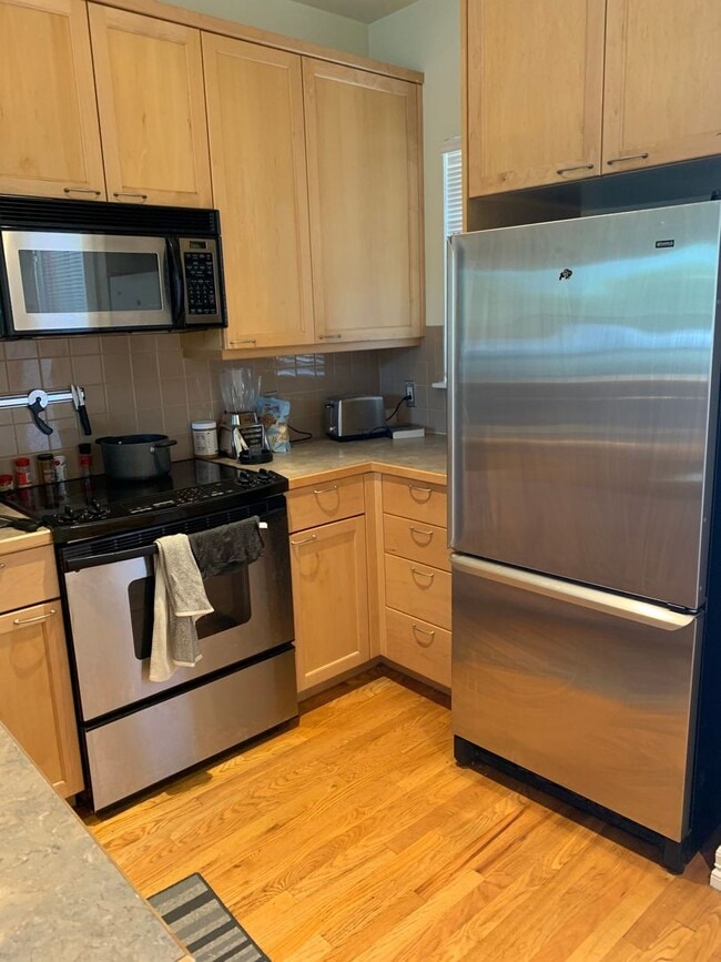 Building Photo - Charming 2 Bed/1.5 Bath Townhome Near Downtown Boulder