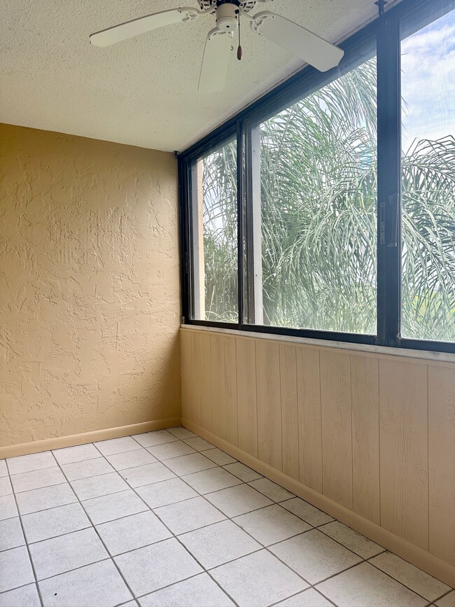 Building Photo - 2617 Cove Cay Dr