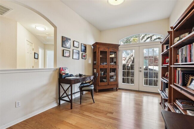 Building Photo - 3805 Pebble Ct