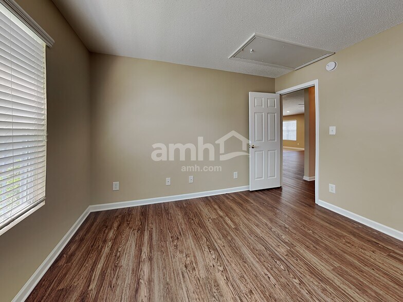 Building Photo - 1207 Hampton Park Dr