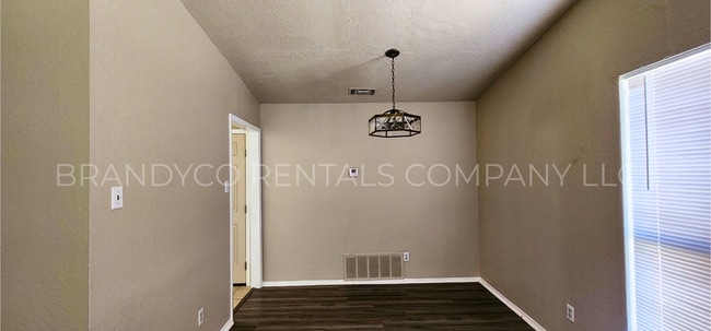 Building Photo - 1208 Circle Tree Loop