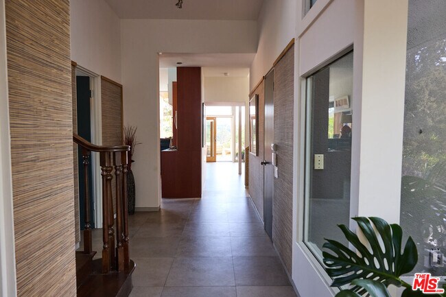 Building Photo - 10225 Scenario Ln