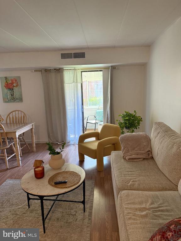 Building Photo - 2628 Welsh Rd