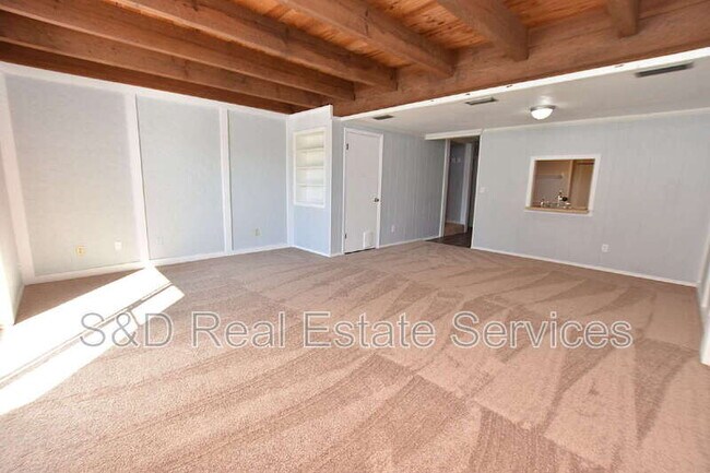 Building Photo - 2251 9th St SE