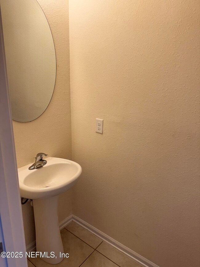 Building Photo - 575 Oakleaf Plantation Pkwy