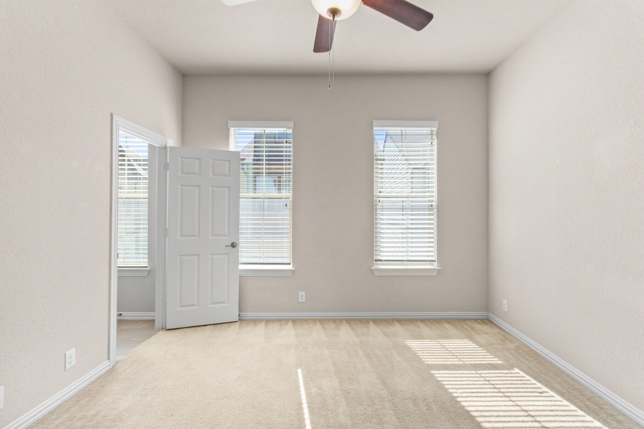 Building Photo - 221 E Courtland Pl