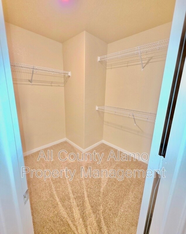 Building Photo - 12818 Cedarcreek Trl