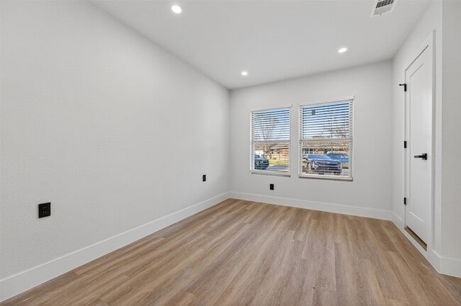 Building Photo - 6621 Jason St