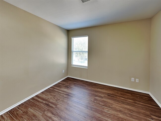 Building Photo - 8915 Chisholm Wood Ln