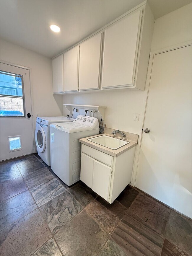 Building Photo - EXECUTIVE ENTERTAINER'S DREAM IN MISSION VIEJO!