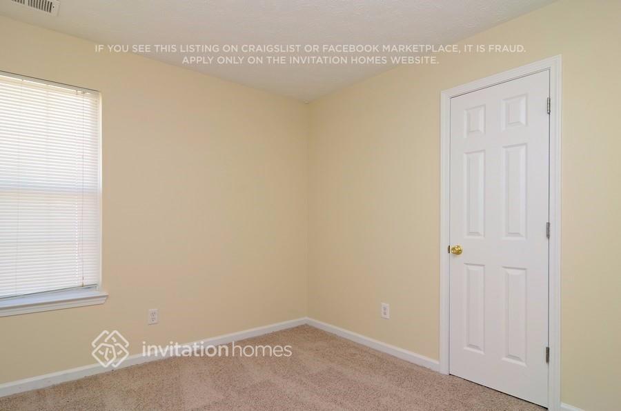 Building Photo - 8119 Valley Ridge Dr