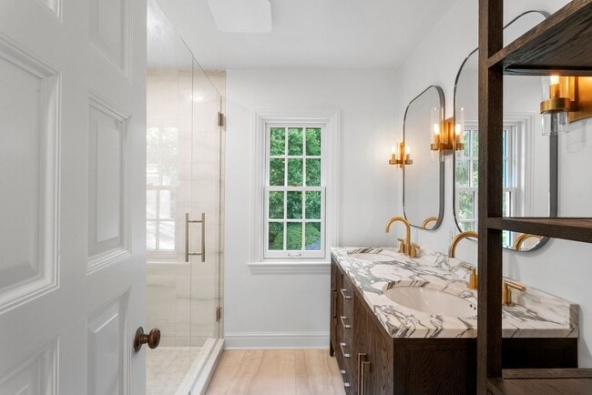Building Photo - Elegant Fox Chapel 4-Bedroom, 3.5-Bath Home
