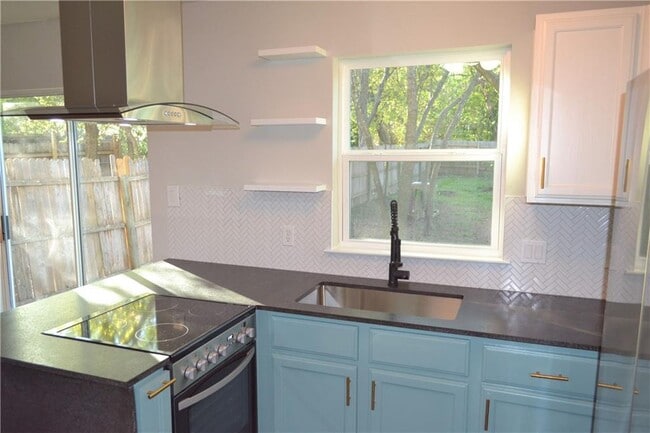 Building Photo - 7206 Meador Ave