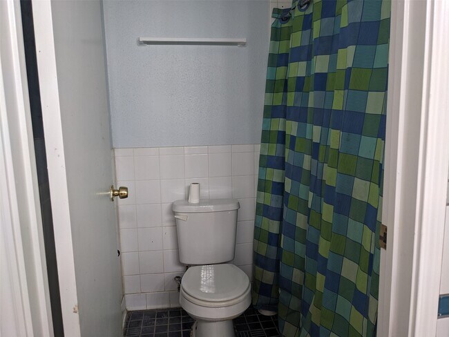 Building Photo - 8055 Cambridge St