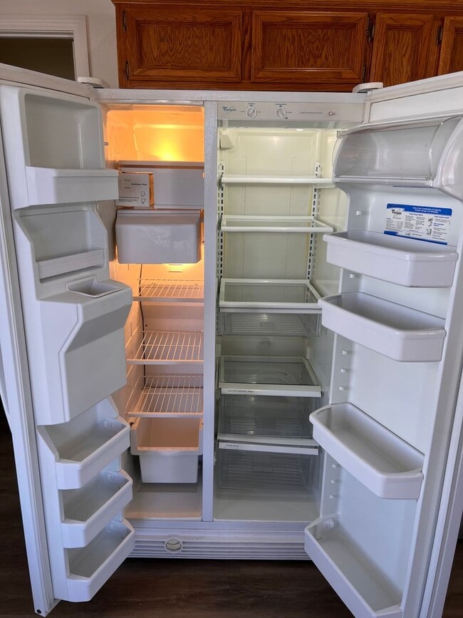 Building Photo - Cute 2 bedroom home located in Donner Trails!