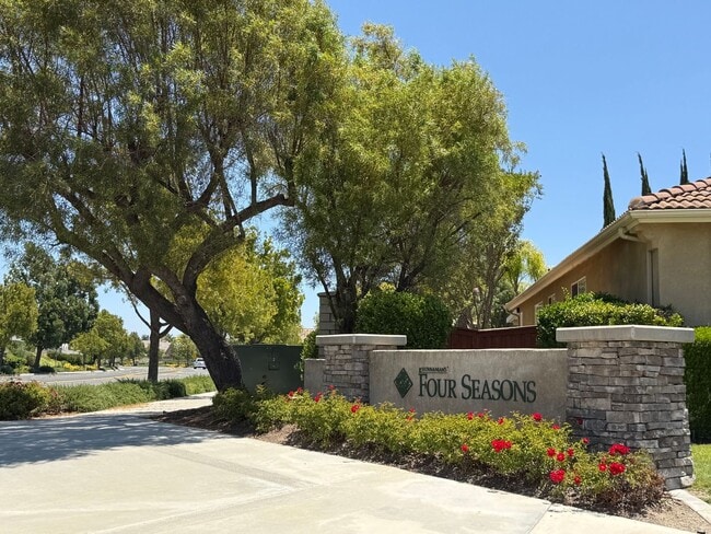 Building Photo - Four Seasons 55+ – Beautifully Upgraded wi...