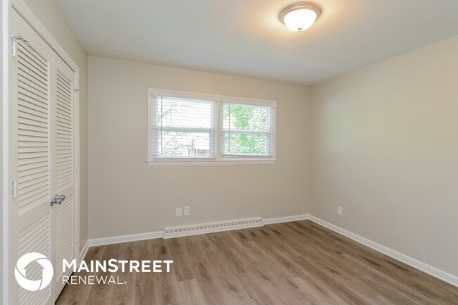 Building Photo - 2940 Wesleyan Ln