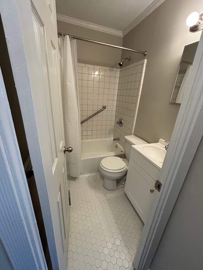 Building Photo - 307 Boundary Ln