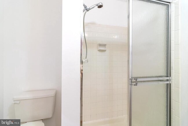 Building Photo - 4796 Gainsborough Dr