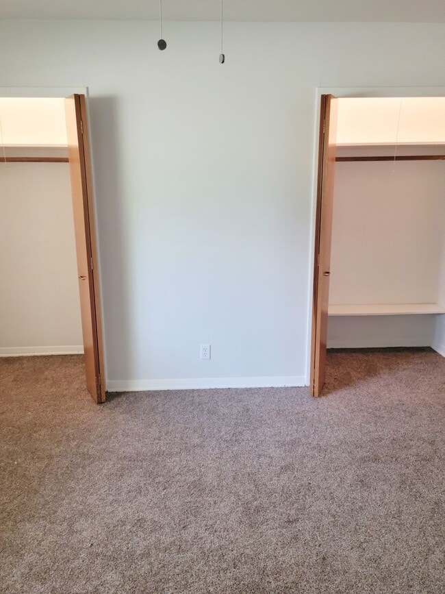 Building Photo - 3550 Lazy Ln