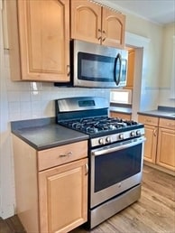 Building Photo - 15 Century St