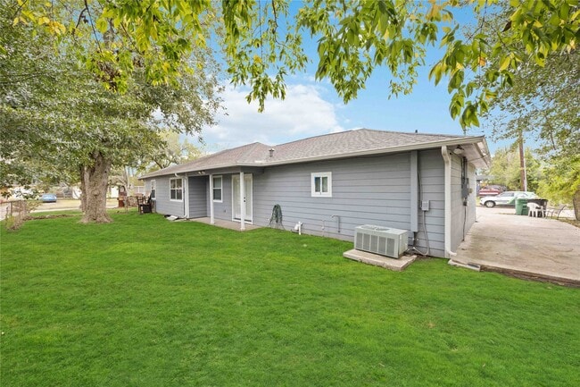 Building Photo - 6523 Cherrydale Dr