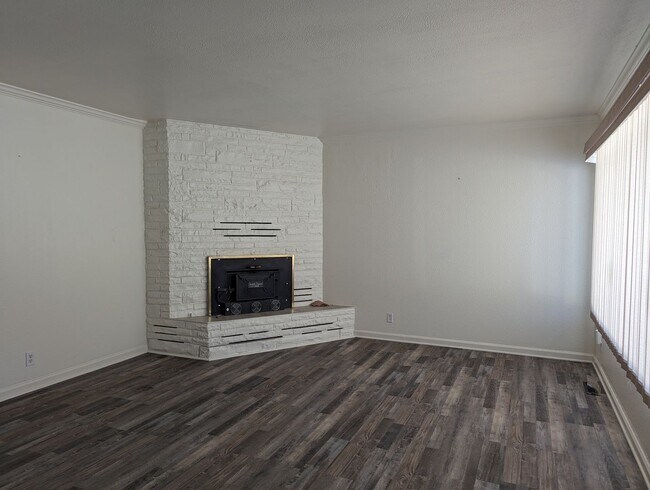 Building Photo - Beautiful 3 bedroom Orofino House