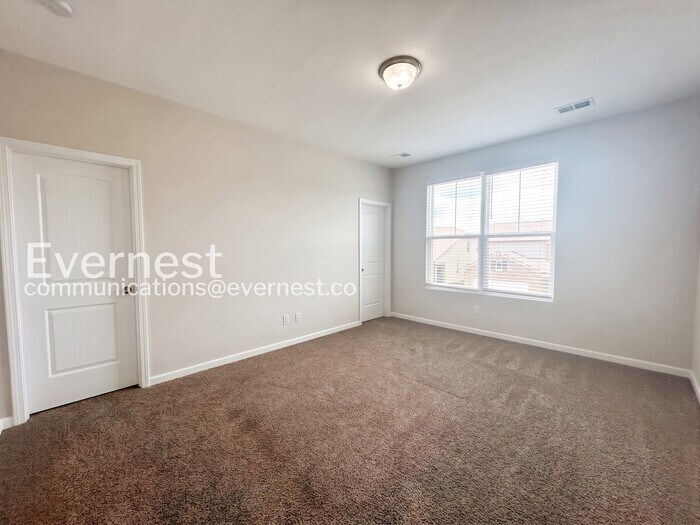 Building Photo - 2760 Sparrowgap Trl