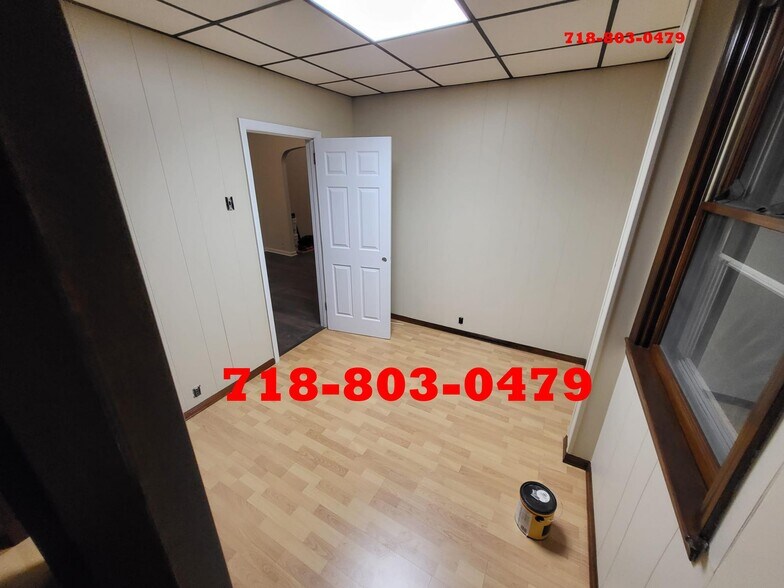 Building Photo - 97 W 54th St