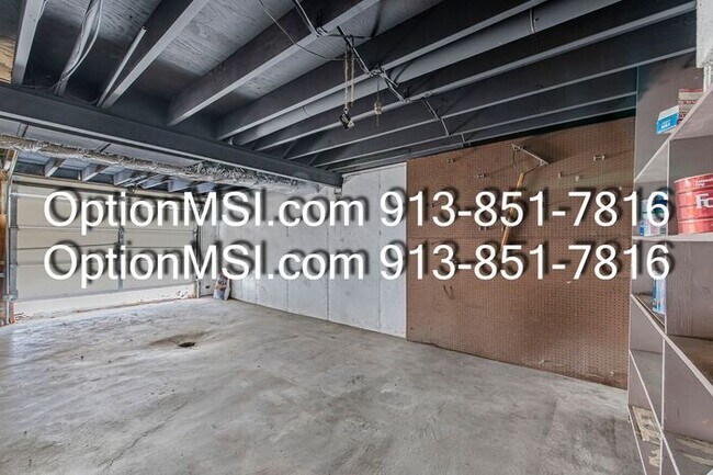 Building Photo - Charming Updated Home in a Convenient KC Location!