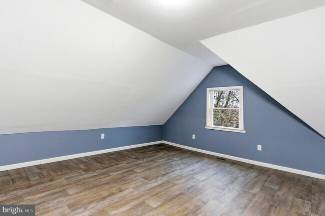 Building Photo - 111 Hanover Dr