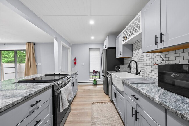 Building Photo - 46 Mallard Dr