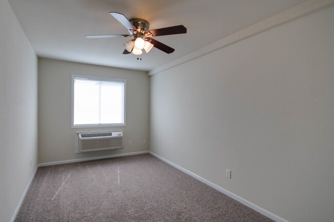 Building Photo - 1026 Bluemont Ave