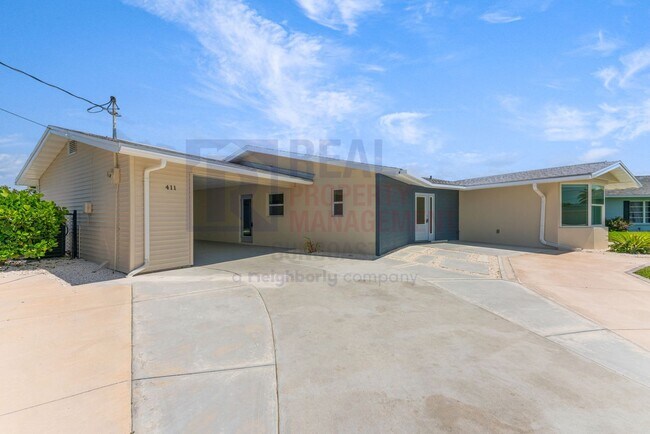 Building Photo - 411 Pine Tree Terrace