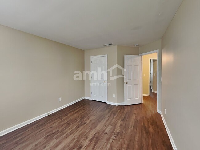 Building Photo - 1542 Cardinal Ln