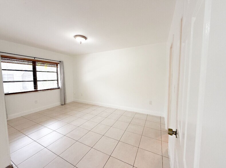 Building Photo - 7917 SW 104th St