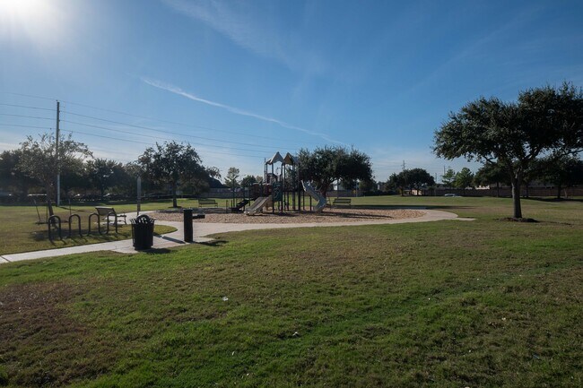 Building Photo - 8010 Durham Run Ln